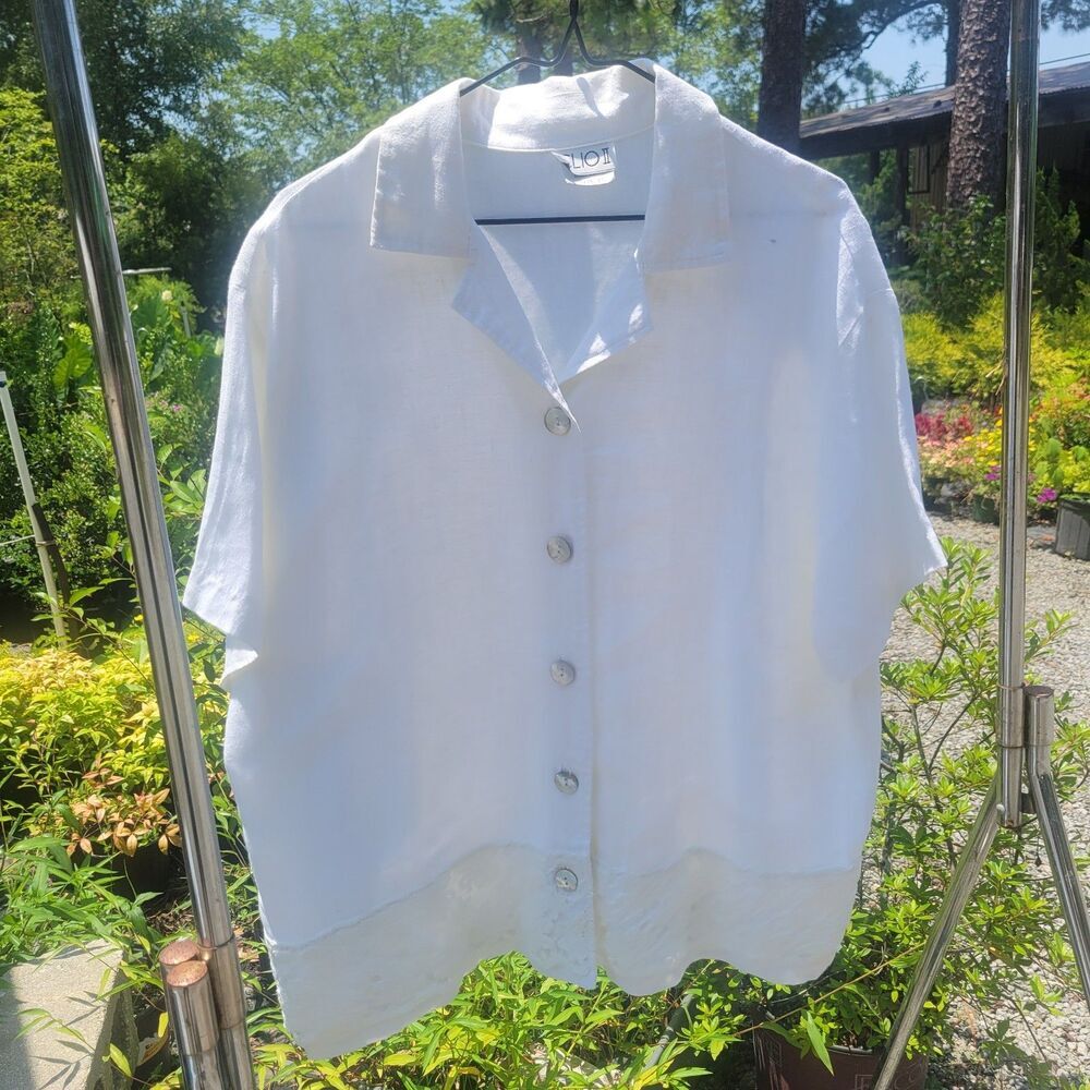 Vintage 1X CLIO II Women 80s 90s Y2K Iridescent Buttons Lace Bottom Top